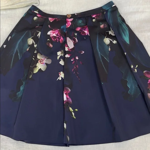 Ted Baker London Skirts Shadow Full Skirt Size 3 - Picture 3 of 5